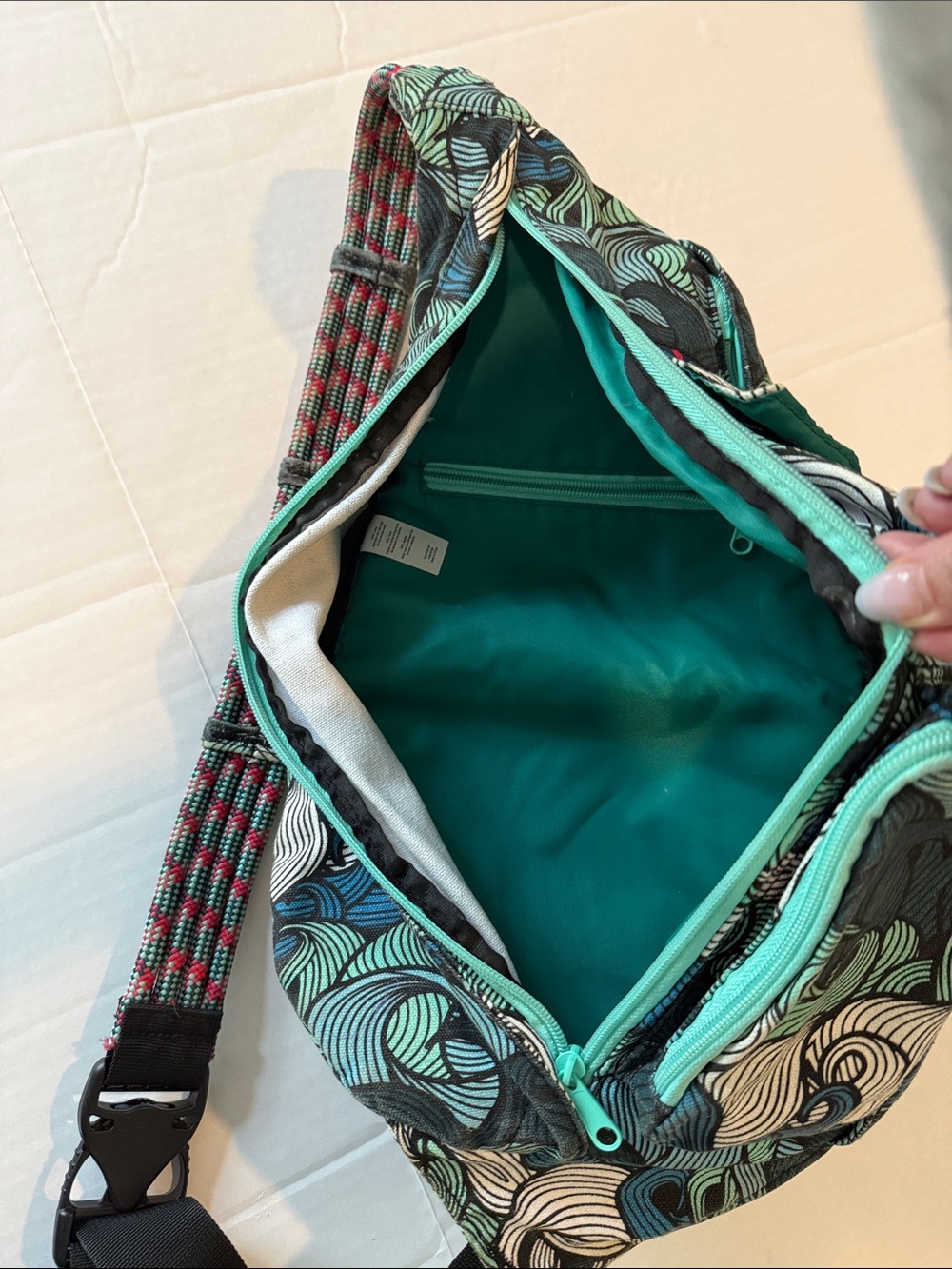 Kavu Blue, Teal & Cream Ocean  Wave Rope Sling Bag - Picture 4 of 12